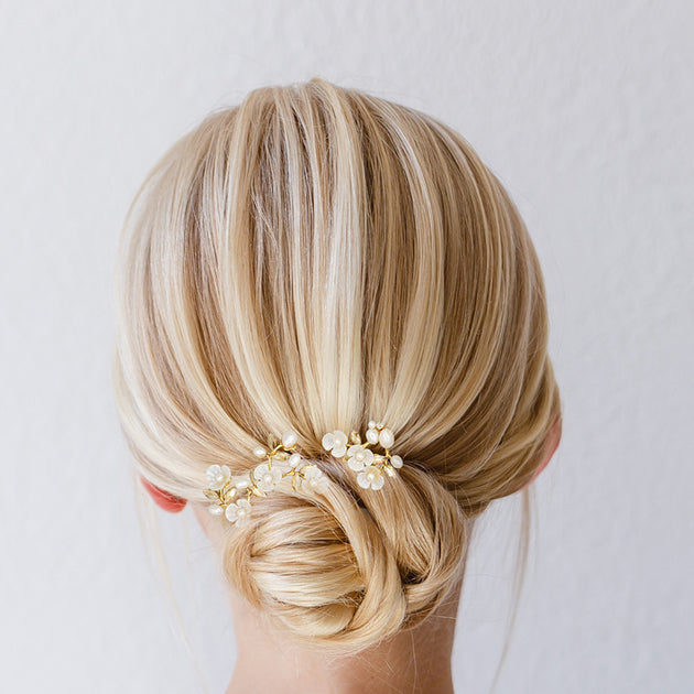 http://hautebride.com/cdn/shop/files/PeytonHairPin-HB_1200x630.jpg?v=1682712980