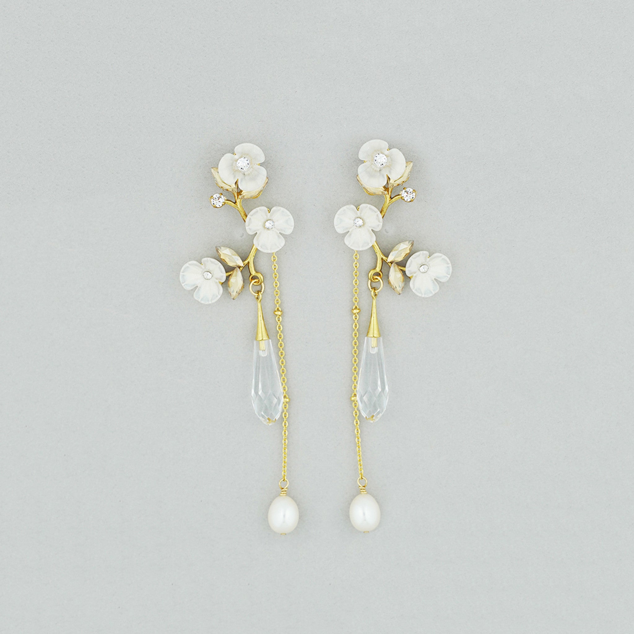 JAXXON Gold Bezeled Pearl Stud Earrings